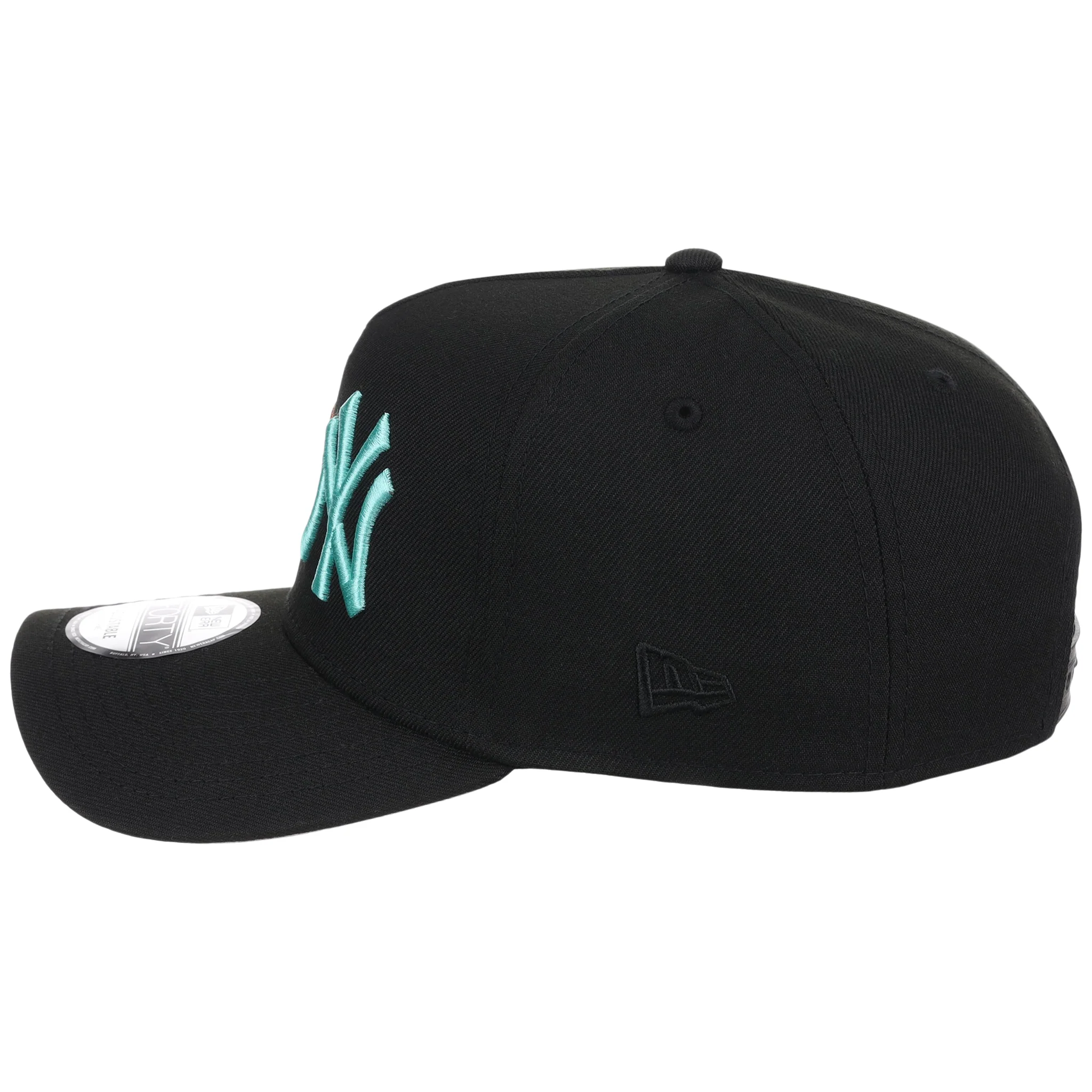 New York Yankees - New York Crown the City -  Double Whammy  New Era 9FORTY - Black/Black - Image 6