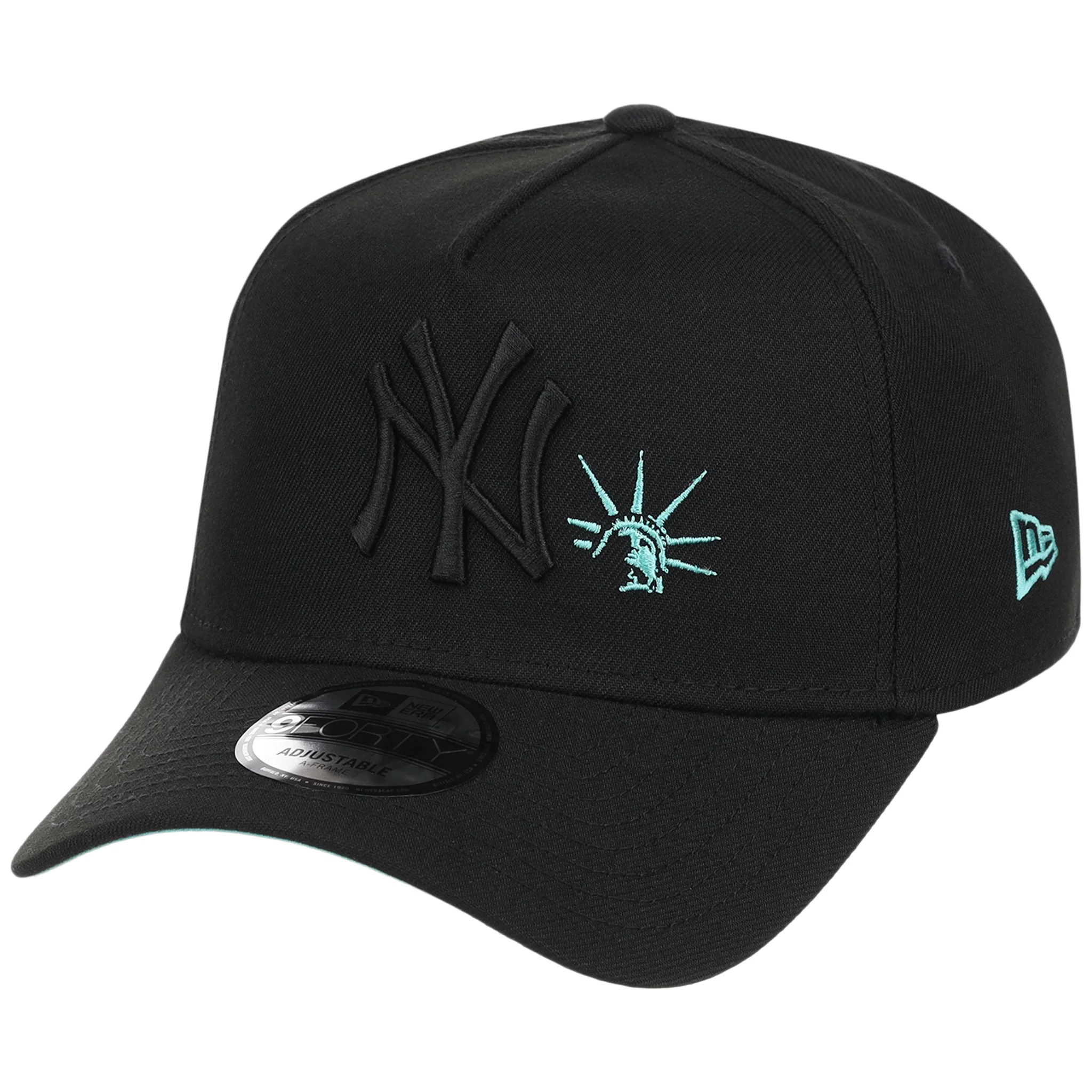 New York Yankees - New York Crown the City -  Liberty Element  New Era 9FORTY - Black/Black - Image 4