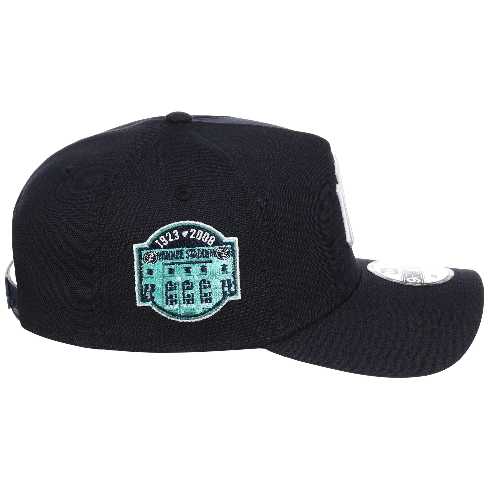 New York Yankees - New York Crown the City -  Liberty Element  New Era 9FORTY - Navy/Navy - Image 3