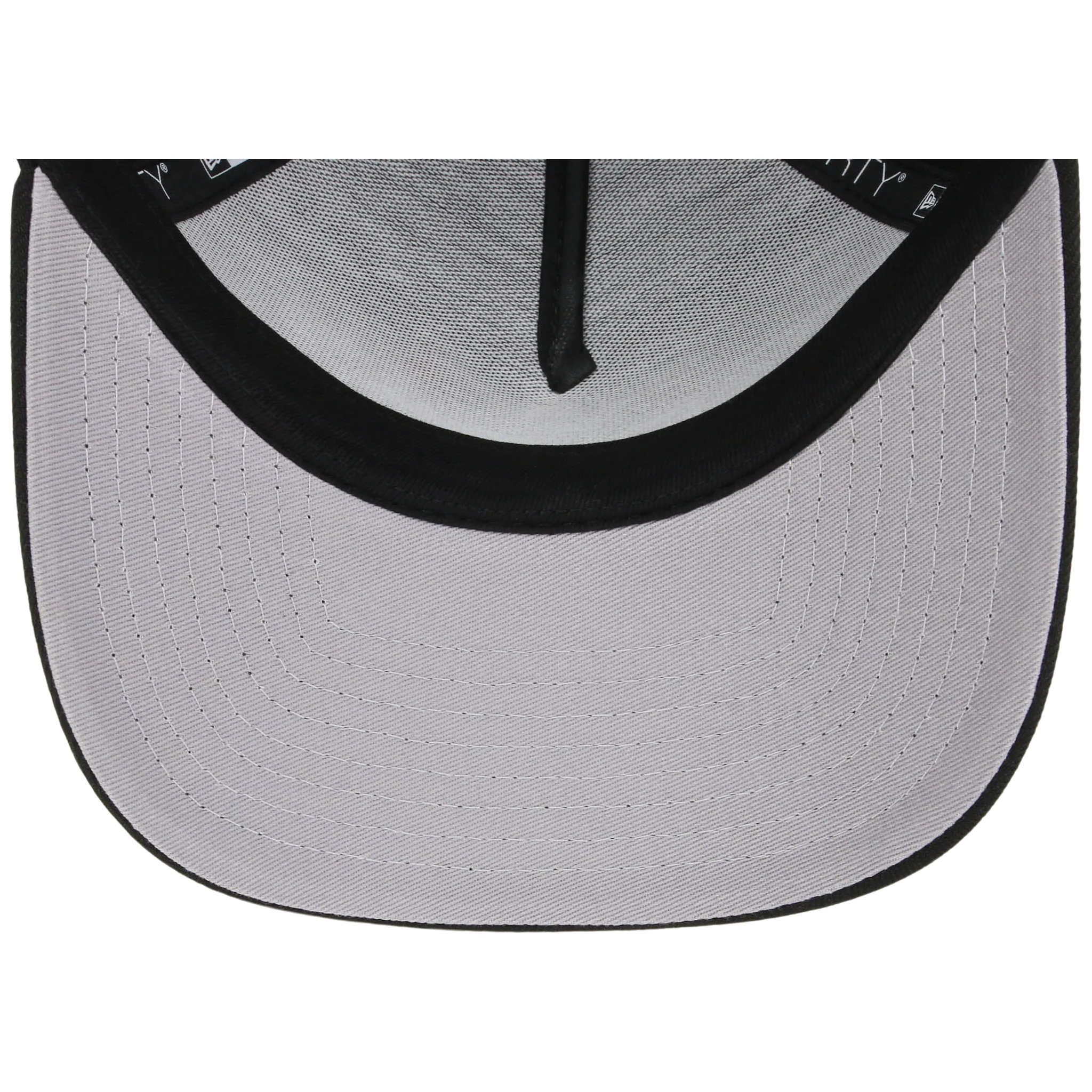 St. Louis Cardinals - St. Louis Crown the City 2.0 'The Lou' New Era 9FORTY (Black/Black) - Image 2